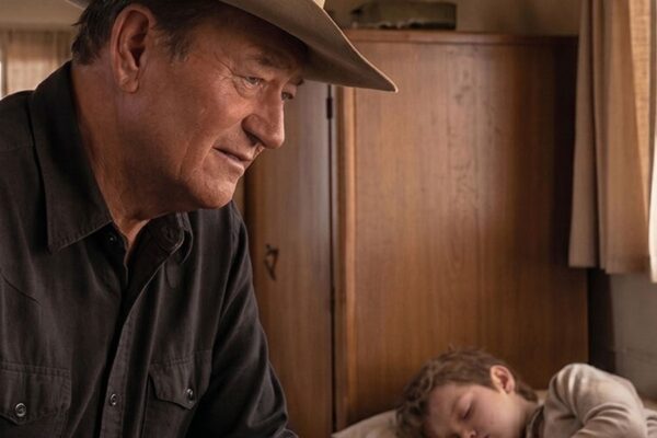 John Wayne Found a Homeless Boy inside His 1958 Trailer. What He Did Changed the Child’s Destiny.