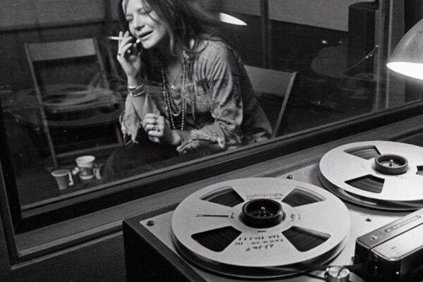 Janis Joplin Thought the Microphone Was Off — The Sound Engineer Heard Everything D