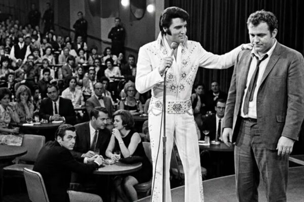 A Heckler Screamed At Elvis Mid-Song — What Elvis Invited Him To Do CHANGED Him D