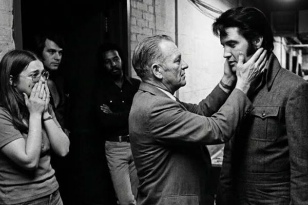 A Blind Veteran Asked To “See” Elvis — What Elvis Let Him Do Left 12,000 In Tears D