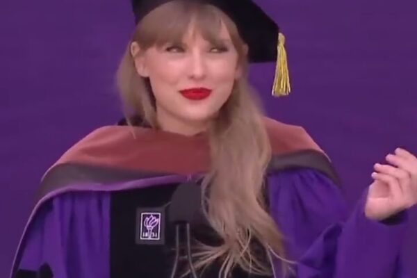 NYU’s 2022 Commencement Speaker Taylor Swift –  Hw