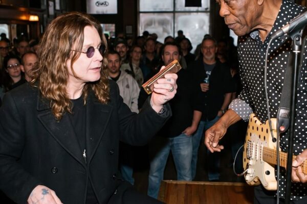 Buddy Guy Asked “Can Anyone Play Harmonica?” When His Player Collapsed — Ozzy Osbourne Stood Up