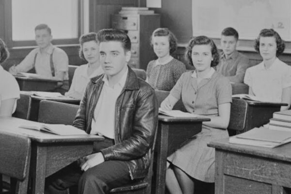 Elvis Age 14: Teacher Said ‘You’ll NEVER Be a Singer – What Happened Next Everyone Speechless D