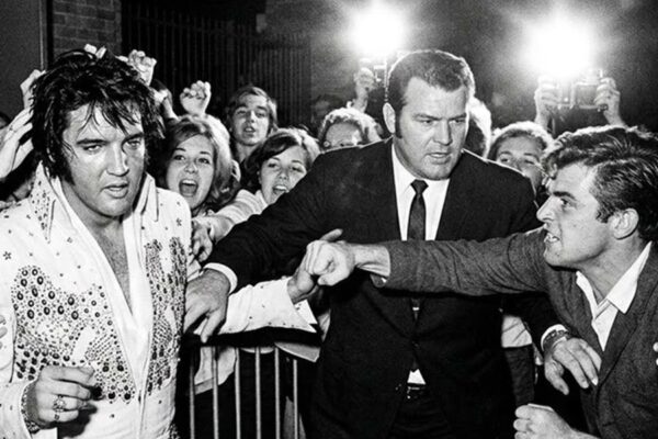 August 1977: Elvis Reads the Book His Own Brothers Wrote to Expose Him D