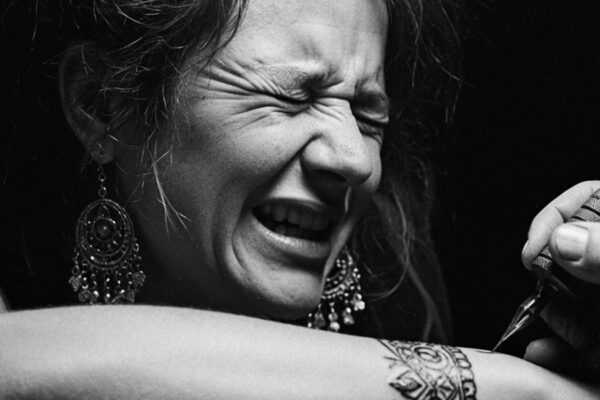 She Almost Walked Out Mid-Tattoo — What Happened at the Bar Next Door Changed Everything D