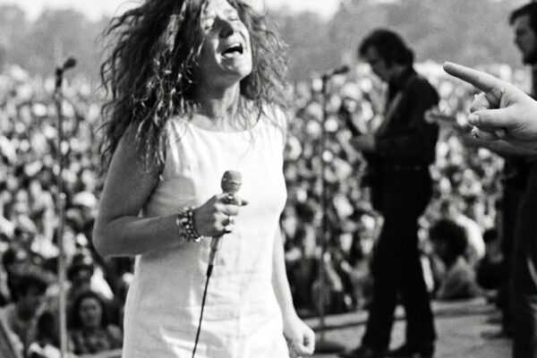 The Camera Left Janis Joplin Mid-Song at Monterey — What It Found in the Crowd Changed Everything D